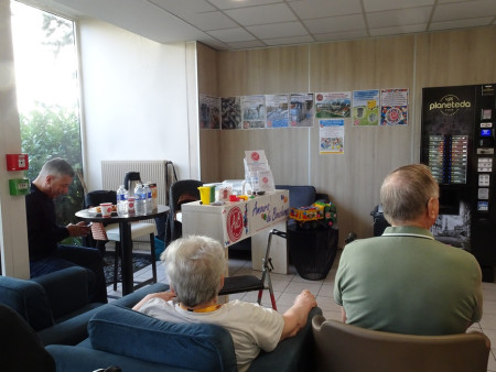 Octobre 2025 : stand dans un centre de rééducation de Bondy (93) dans le cadre de la semaine bleue.